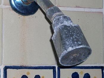 corroded-shower-head